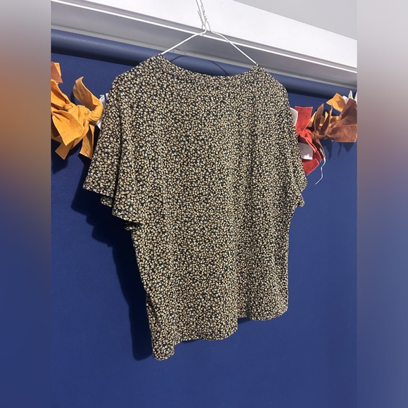 RW&CO floral tshirt xs - Picture 3 of 5